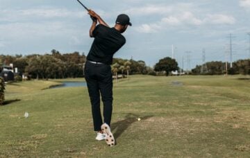 How to Tell If You Have a Flat Golf Swing