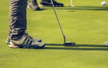 The 10 Best Putters Under $100 (Pros & Cons of Each)
